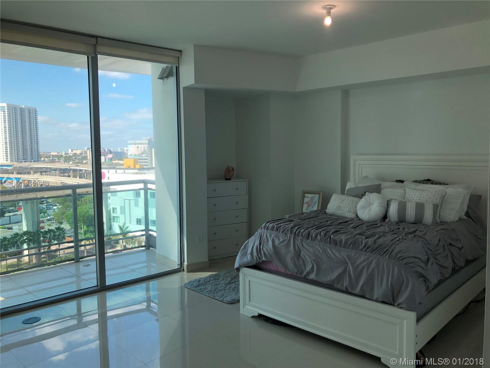 Beautiful large studio with lots of natural light, stainless appliances and porcelain tile floors throughout. Washer / dryer in the apartment, 1 assigned parking w/ guest valet. Available for move-in February 1, easy to show. No pets per association rules. Basic cable, WiFi included (Hotwire) and water.