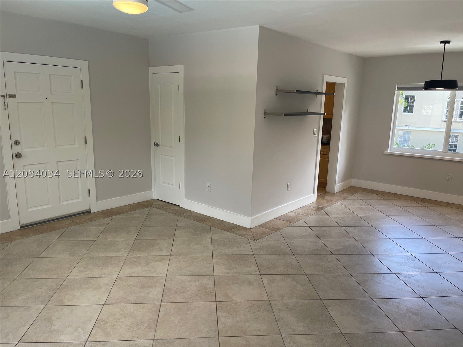 125 Edgewater Dr 14