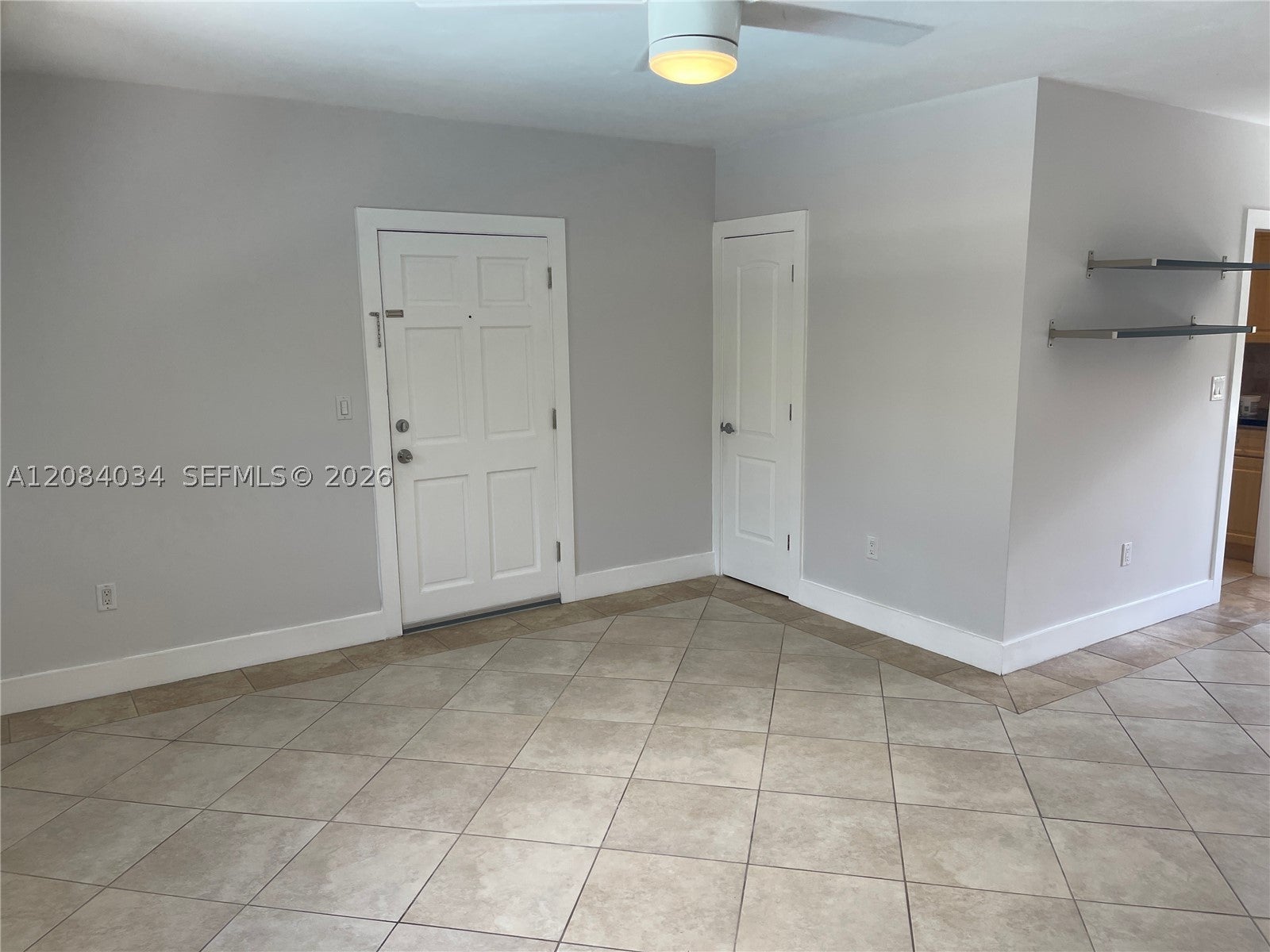 125 Edgewater Dr 14