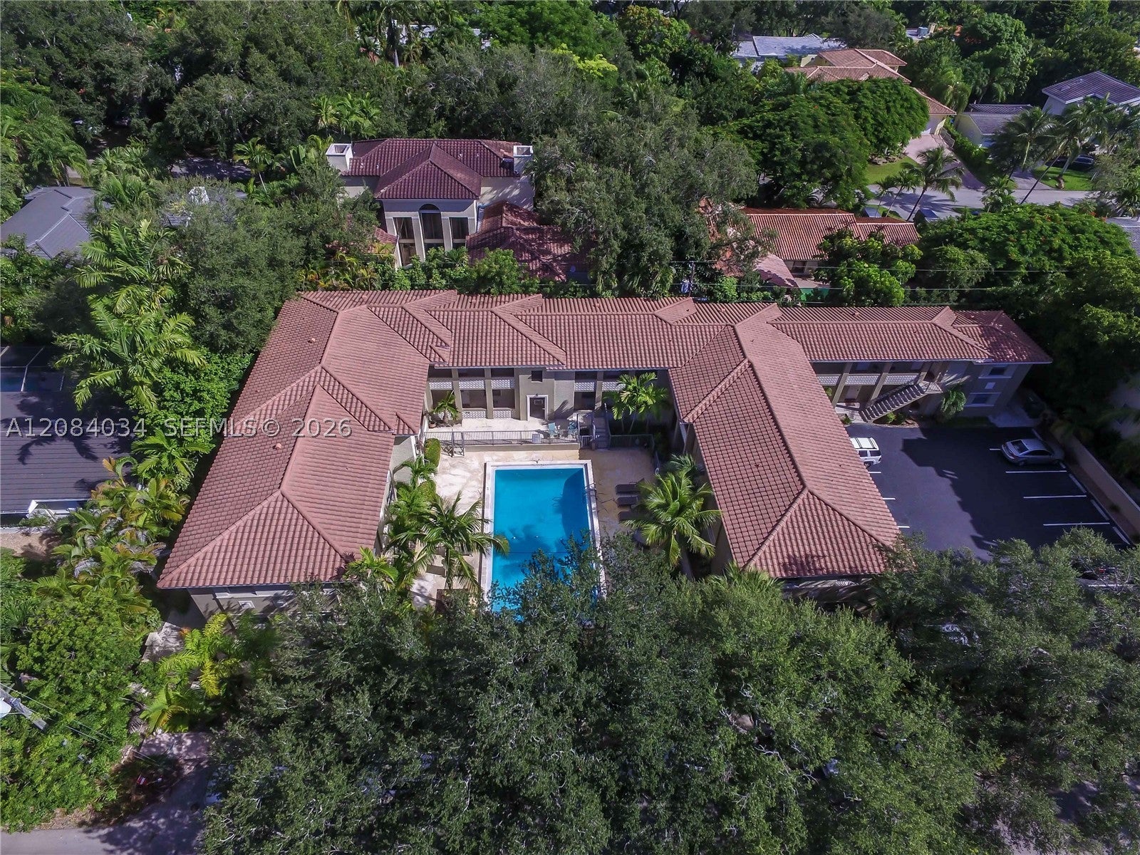 125 Edgewater Dr 14
