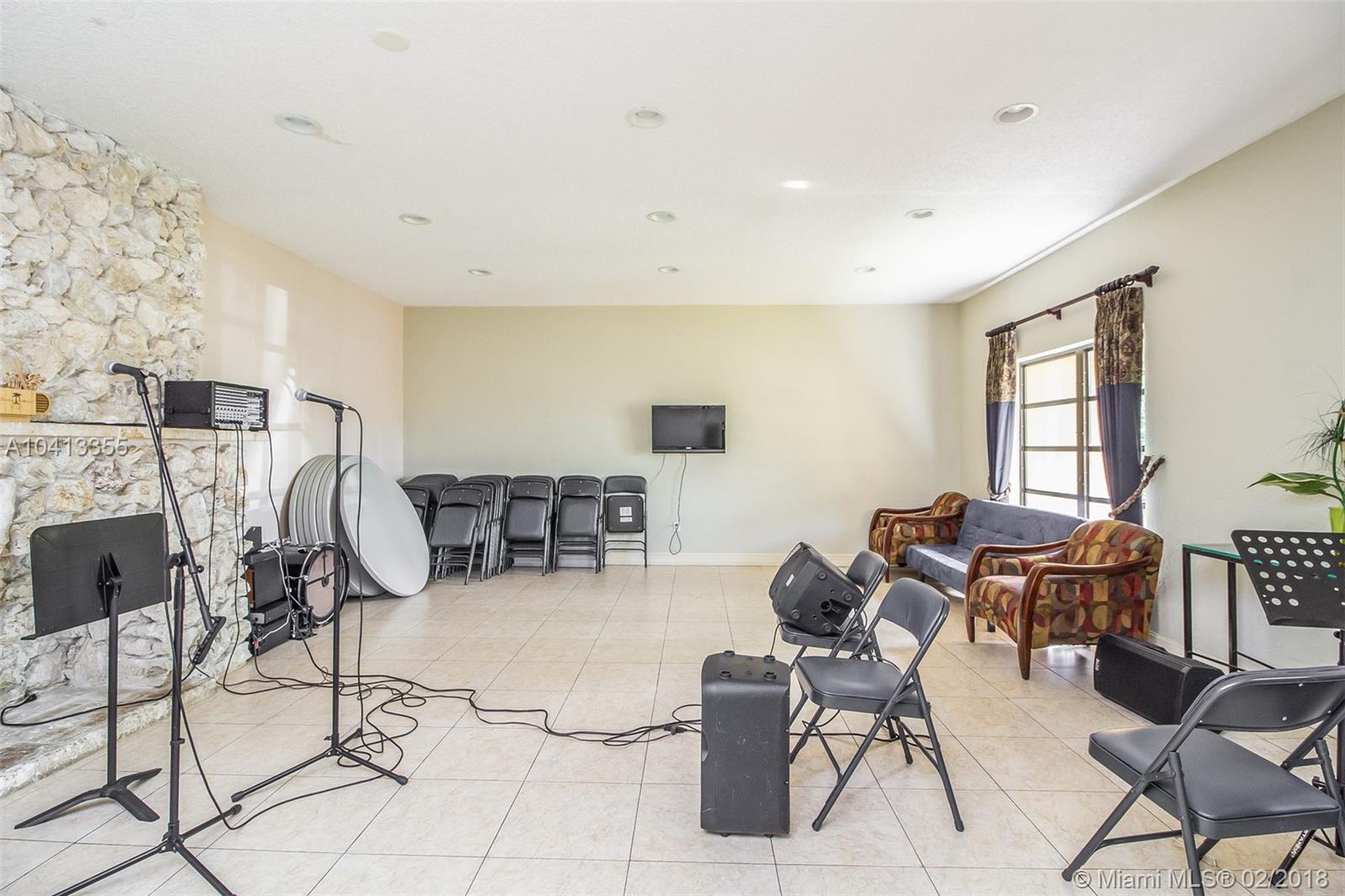 VENETIAN PALMS CONDO - Residential