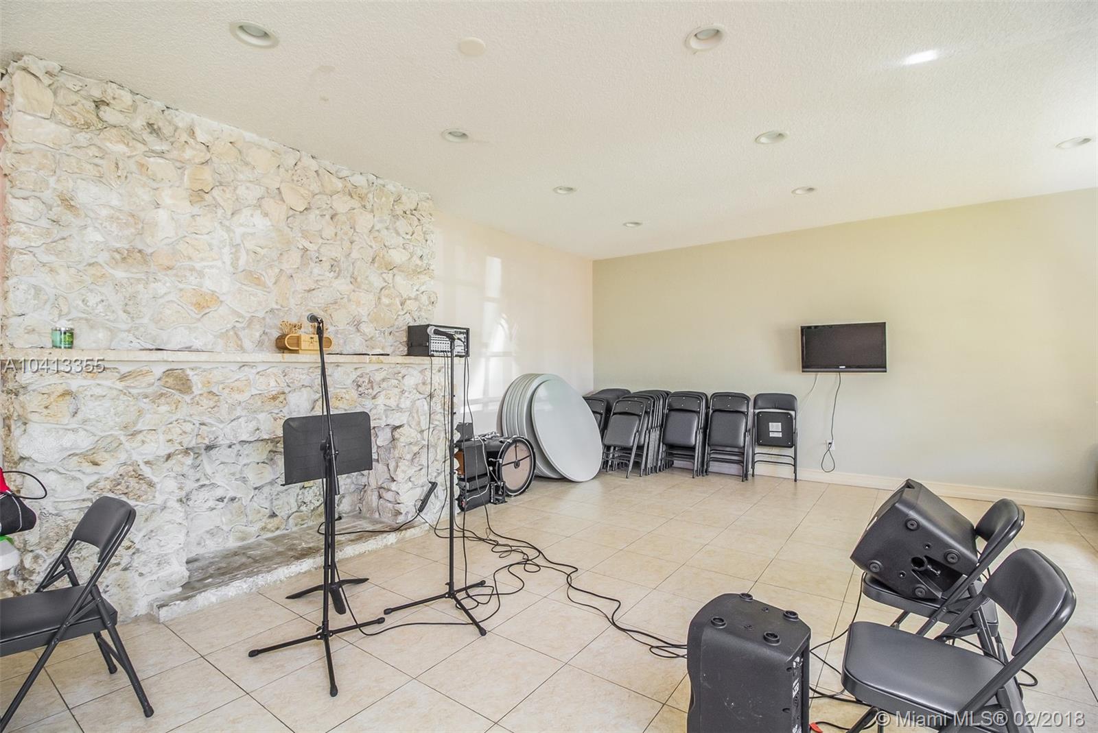 VENETIAN PALMS CONDO - Residential