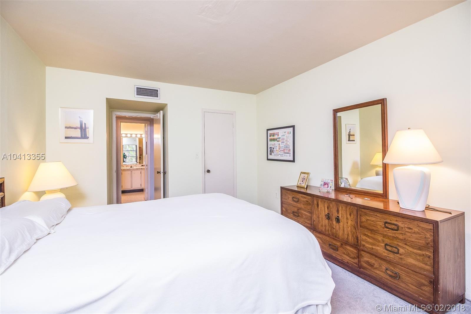 VENETIAN PALMS CONDO - Residential