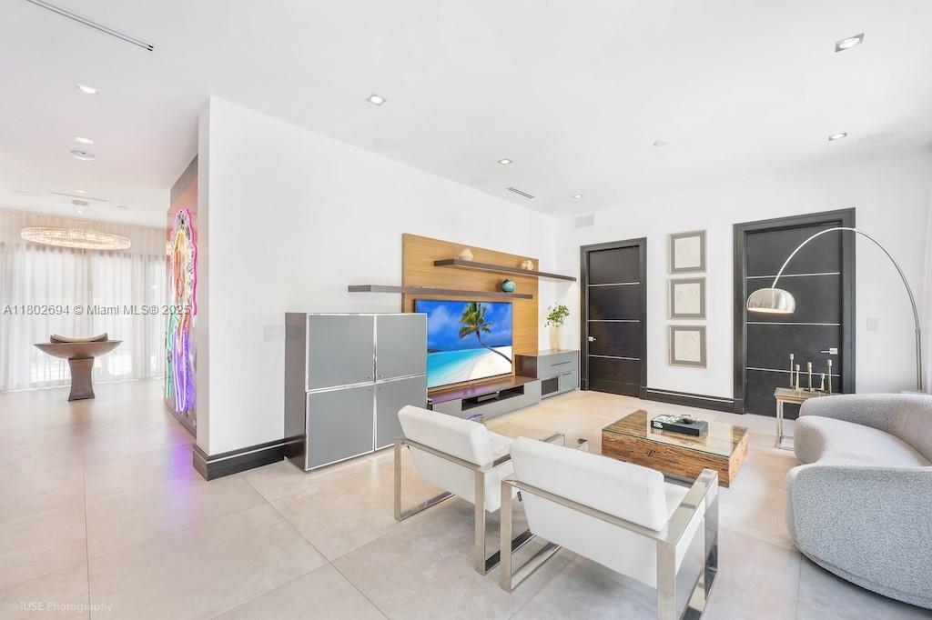 AMD PLAT OF SUNSET LAKE S - Residential Lease