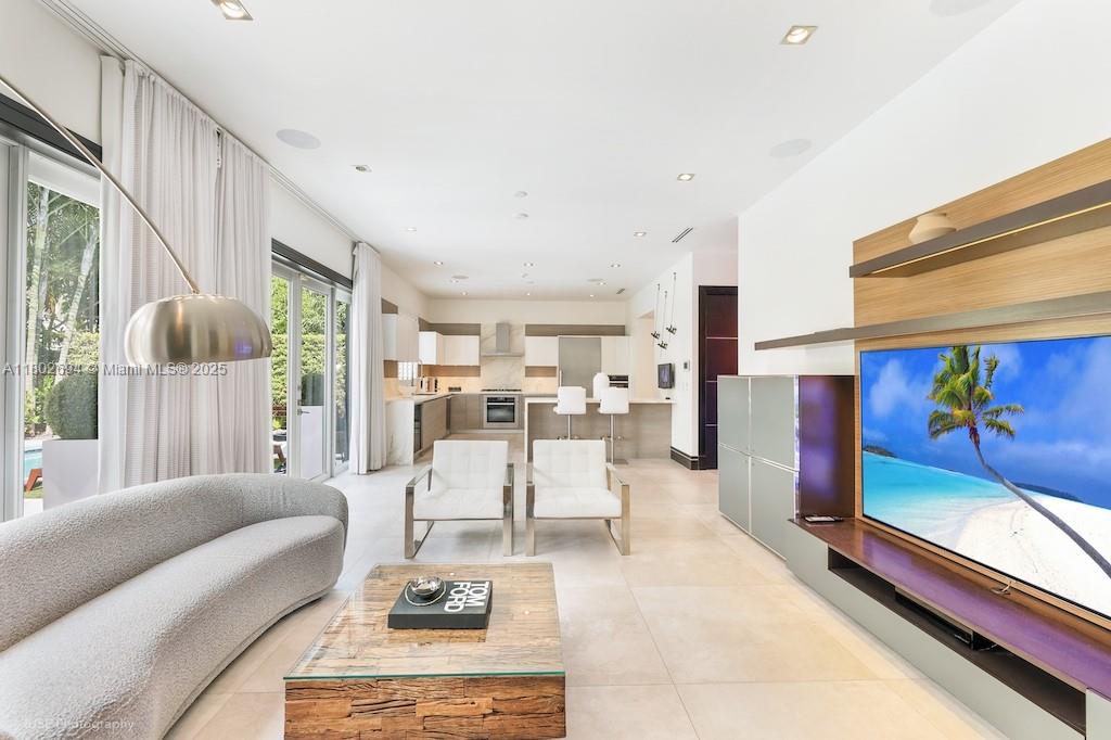 AMD PLAT OF SUNSET LAKE S - Residential Lease