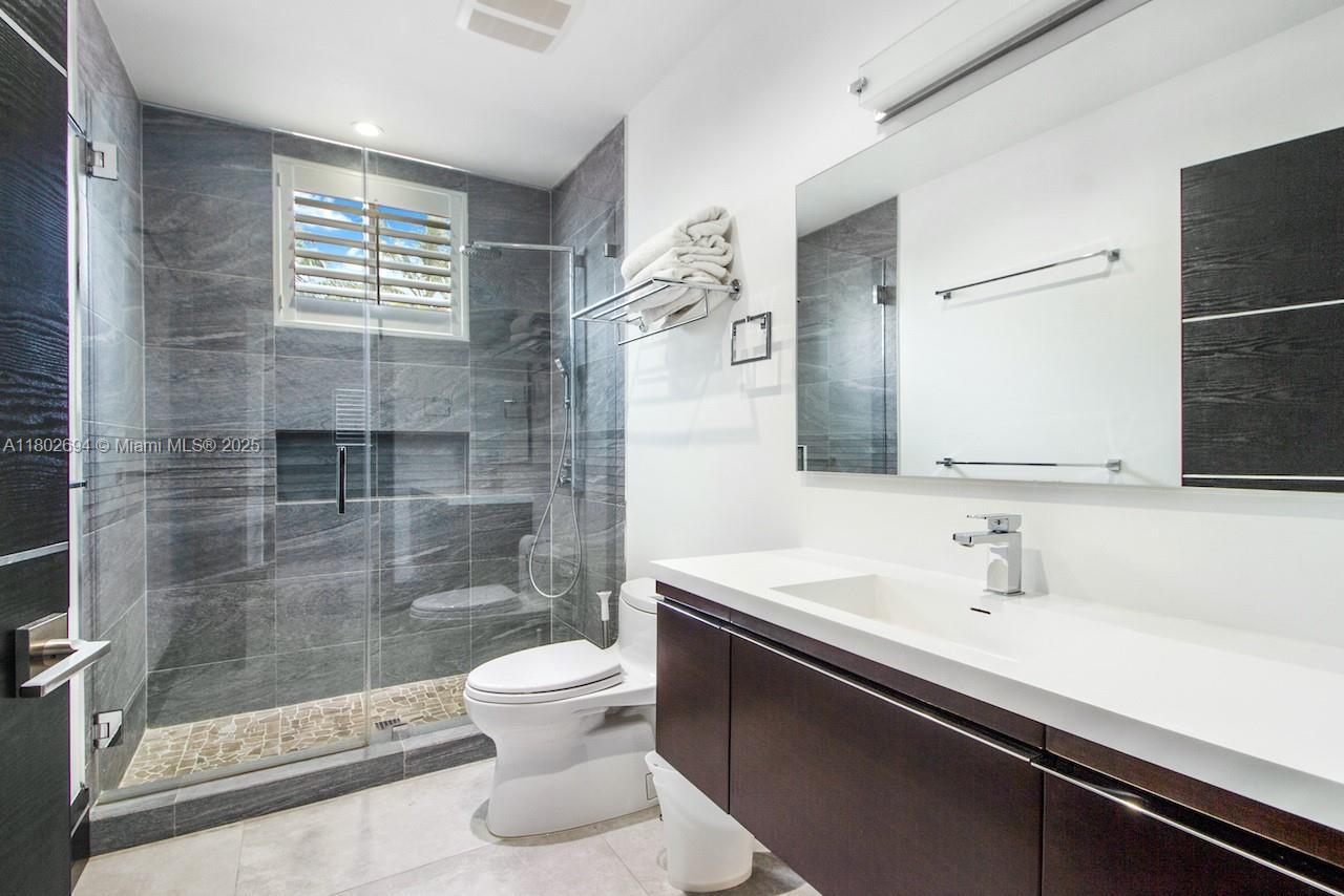 AMD PLAT OF SUNSET LAKE S - Residential Lease