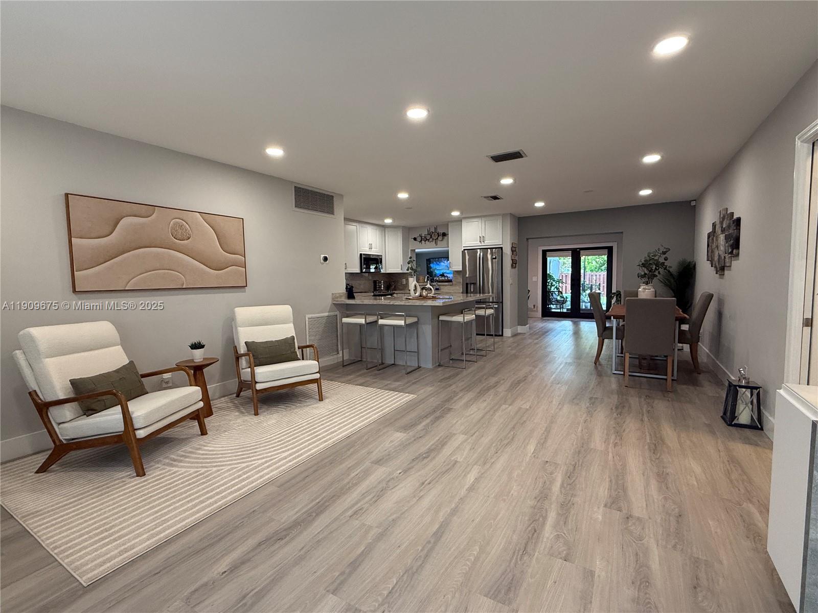 HOLLYWOOD HILLS - Residential Lease