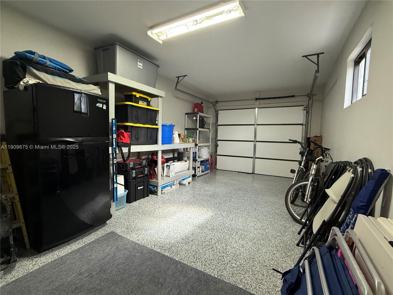 HOLLYWOOD HILLS - Residential Lease