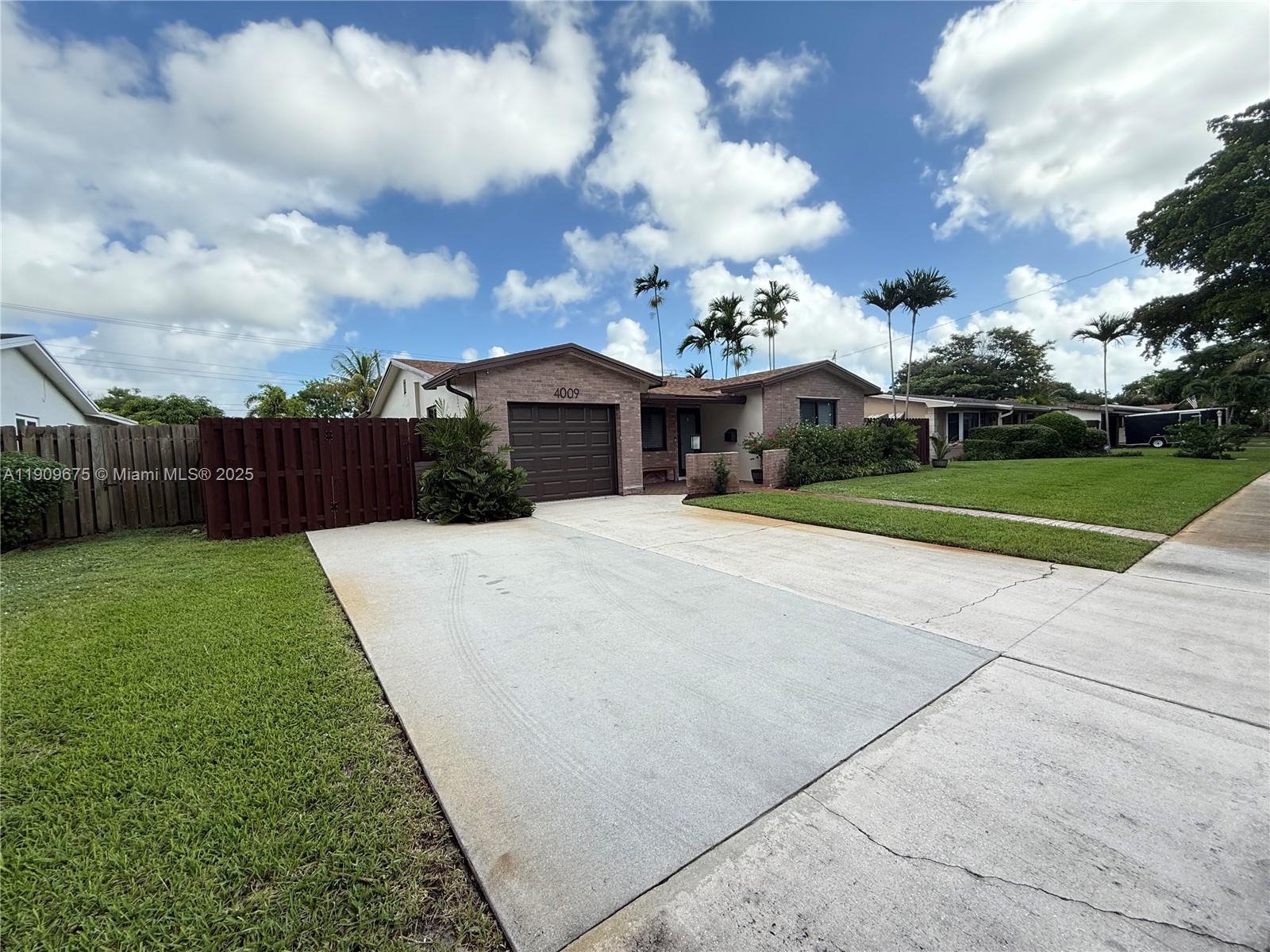 HOLLYWOOD HILLS - Residential Lease