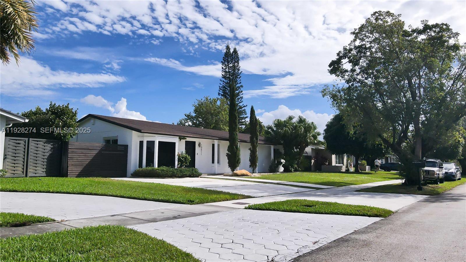 DEVON AIRE ESTATES SEC 1 - Residential