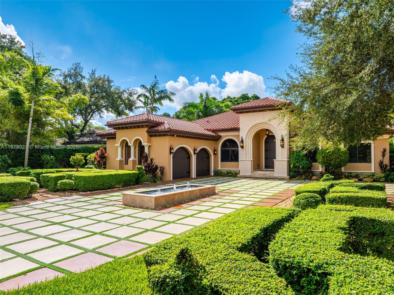 CANEROS OAK - Residential