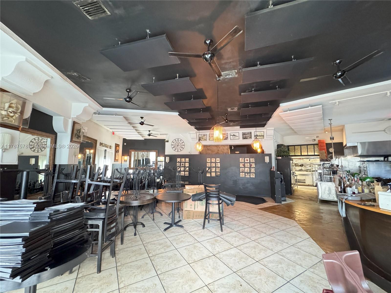 668 NW 5th St