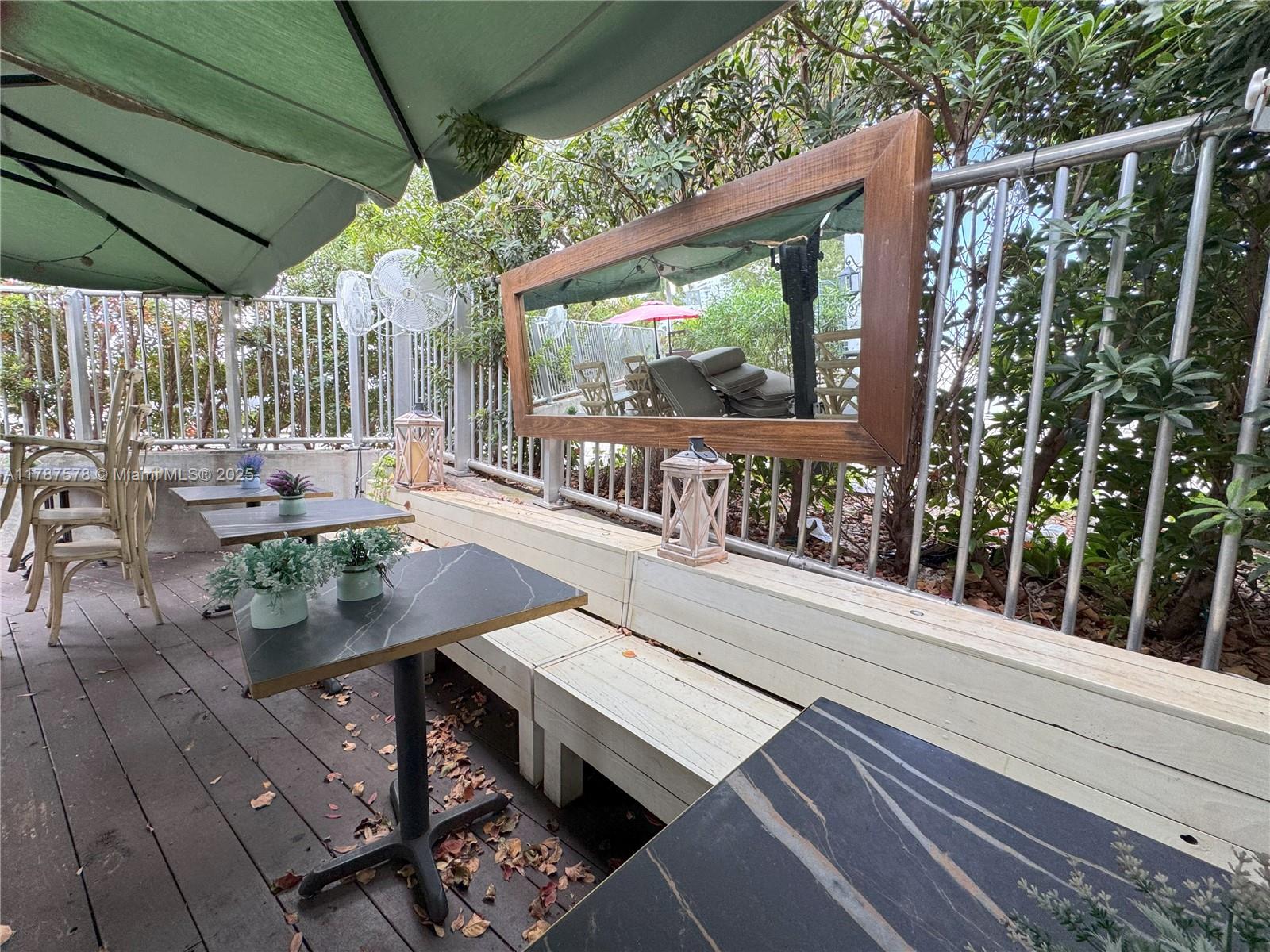 668 NW 5th St