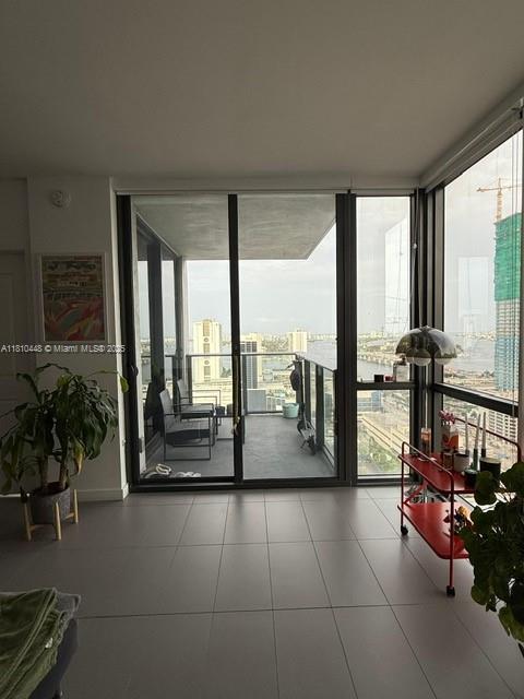 CANVAS CONDO - Residential Lease