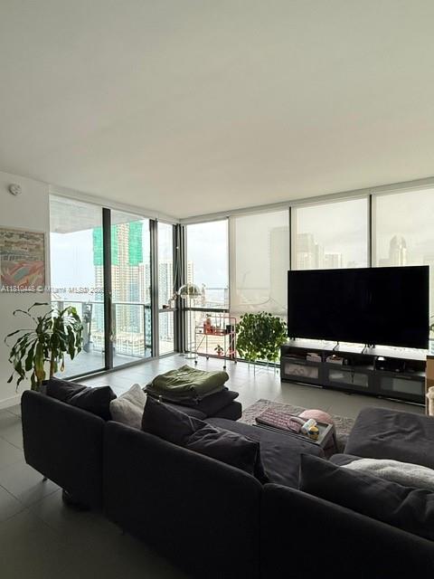 CANVAS CONDO - Residential Lease