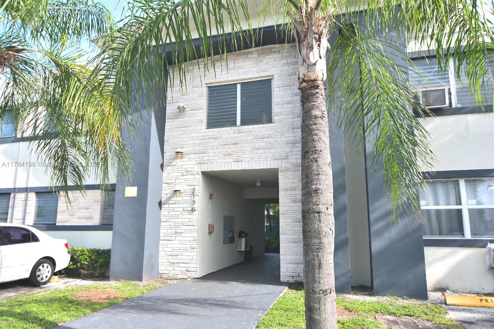 Rental Property at 2170 Nw Flagler Ter #108 Ter 108, Miami, Broward County, Florida - Bathrooms: 1  - $1,450 MO.