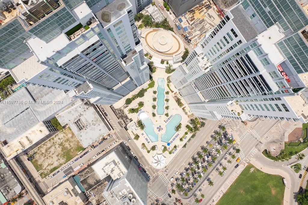 VIZCAYNE SOUTH CONDO - Residential