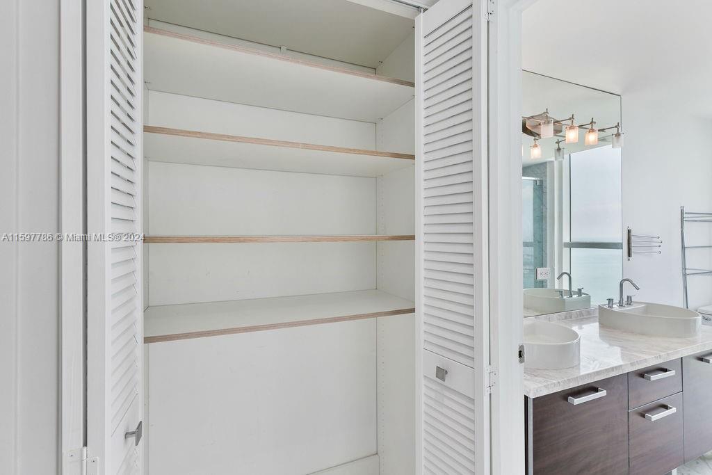 VIZCAYNE SOUTH CONDO - Residential