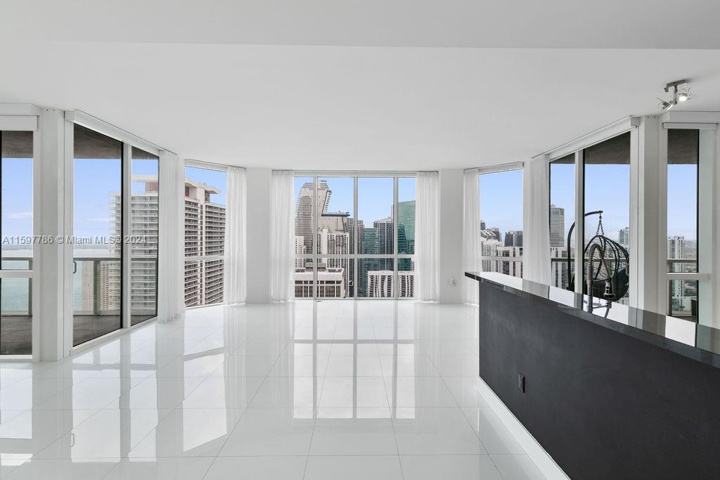 VIZCAYNE SOUTH CONDO - Residential