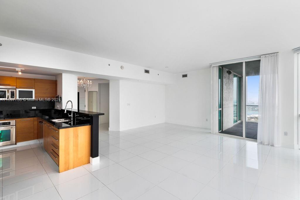 VIZCAYNE SOUTH CONDO - Residential