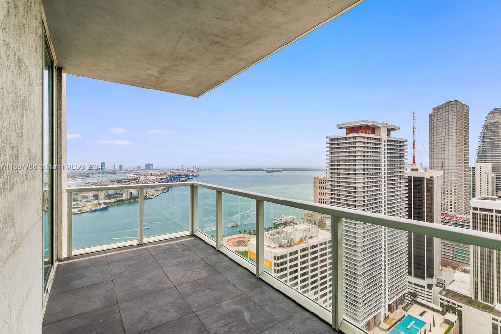 VIZCAYNE SOUTH CONDO - Residential