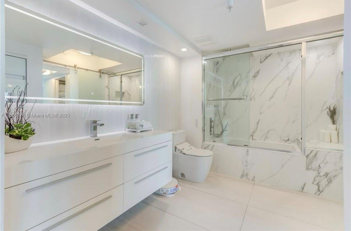 1800 CLUB CONDO - Residential