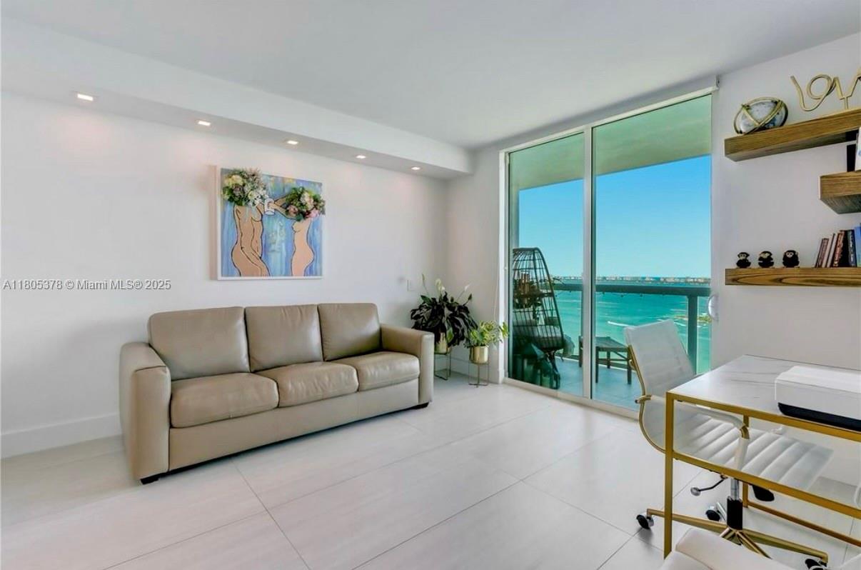 1800 CLUB CONDO - Residential
