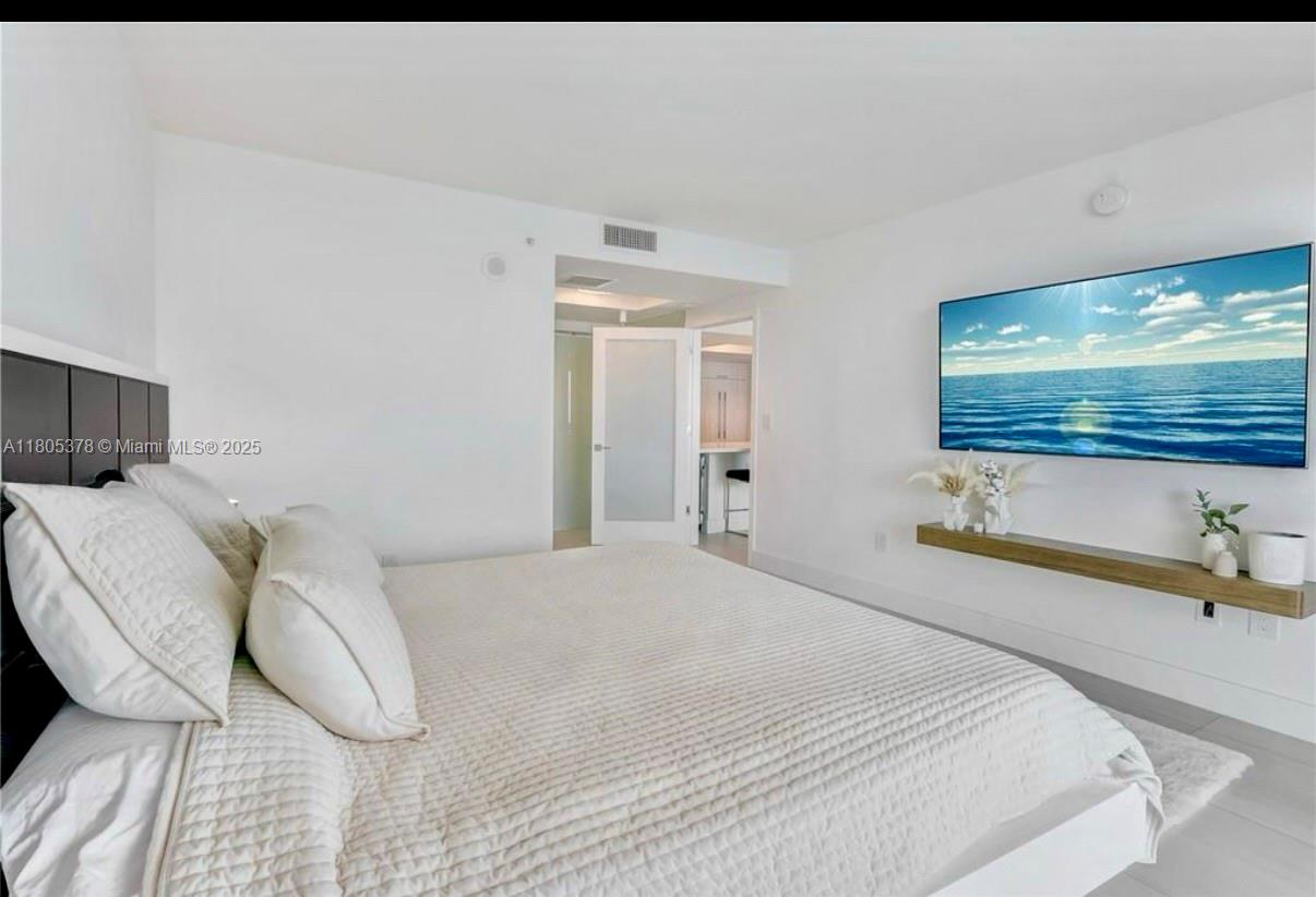 1800 CLUB CONDO - Residential