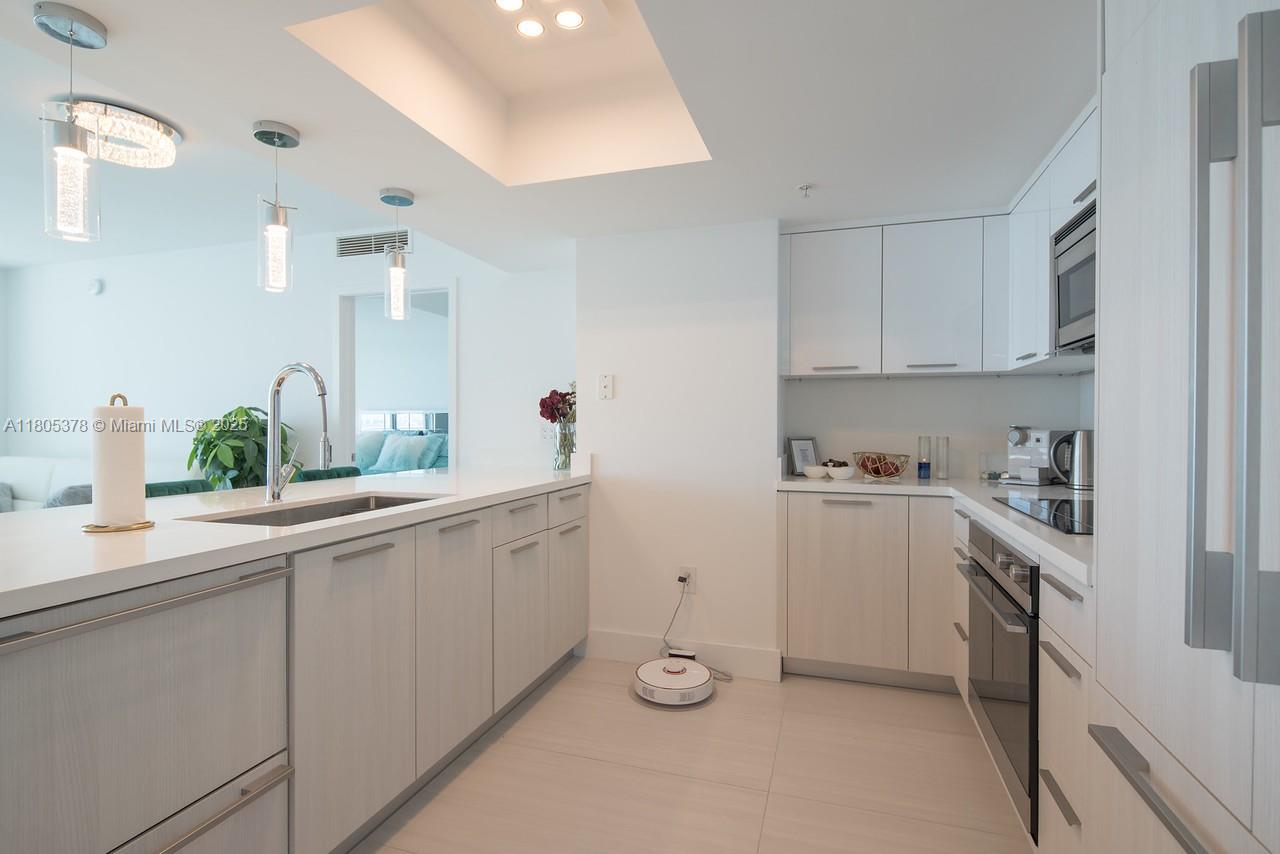 1800 CLUB CONDO - Residential