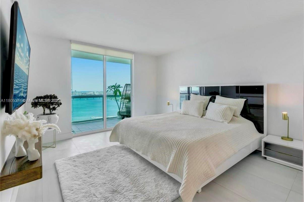 1800 CLUB CONDO - Residential