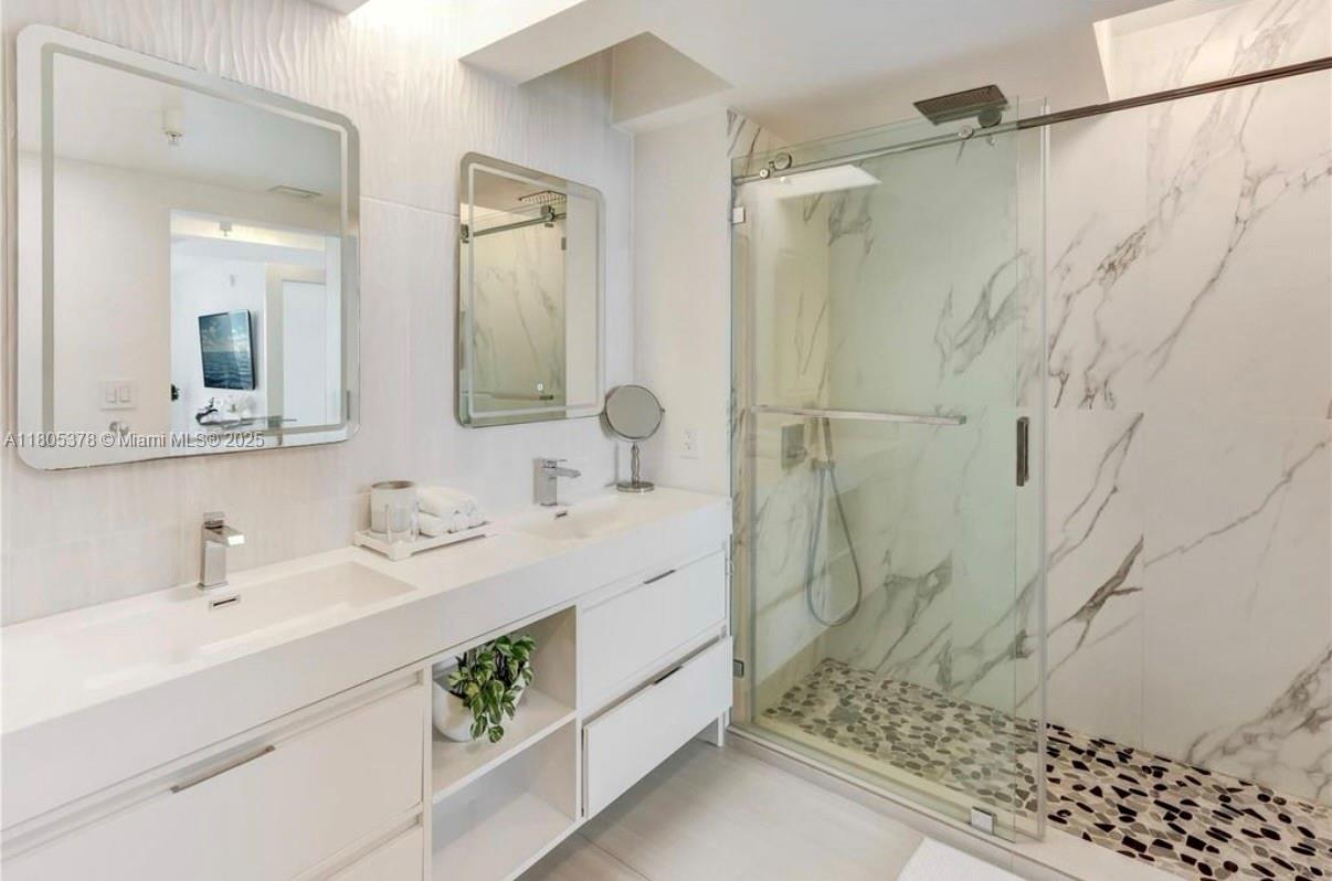 1800 CLUB CONDO - Residential