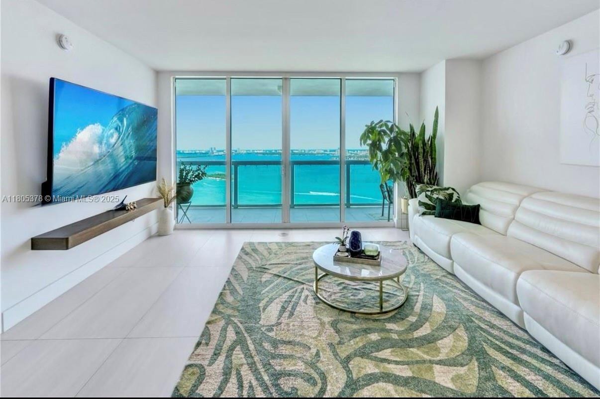 1800 N Bayshore Dr 3707, Miami, Broward County, Florida - 2 Bedrooms  
2 Bathrooms - 