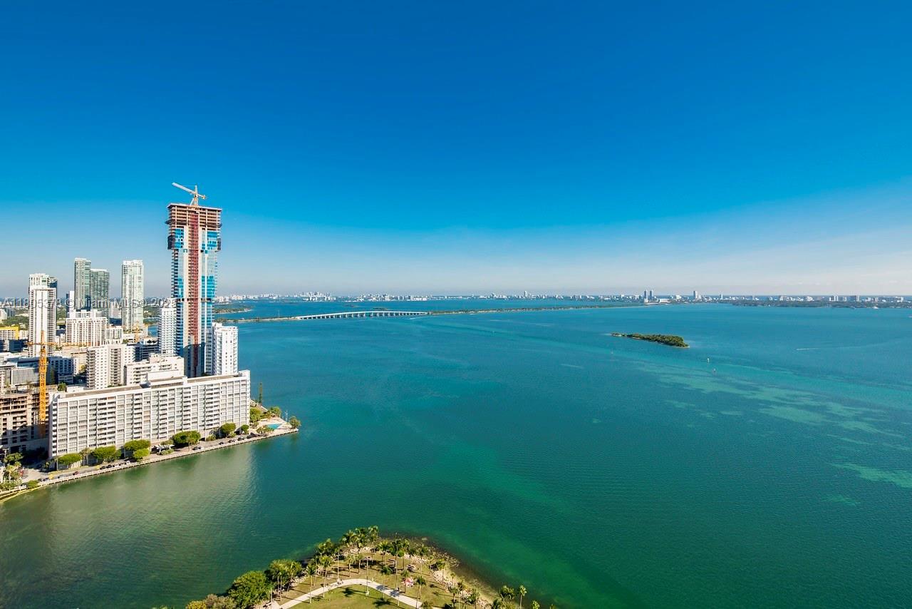 1800 CLUB CONDO - Residential