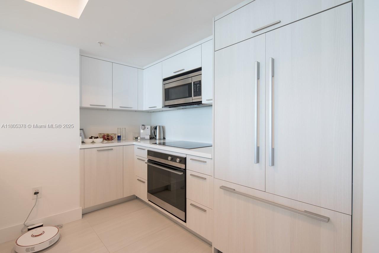 1800 CLUB CONDO - Residential