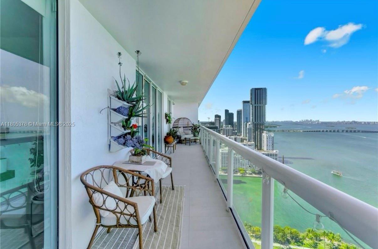 1800 CLUB CONDO - Residential