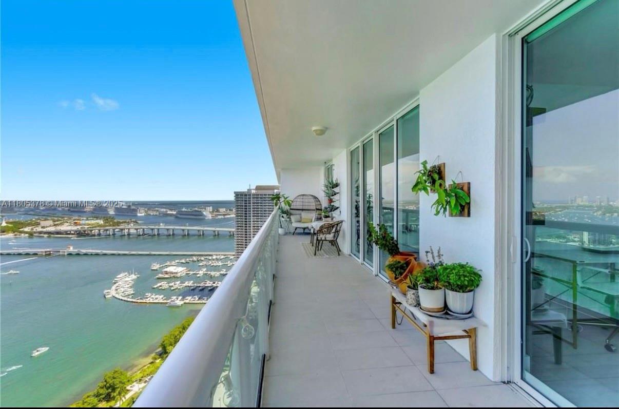 1800 CLUB CONDO - Residential