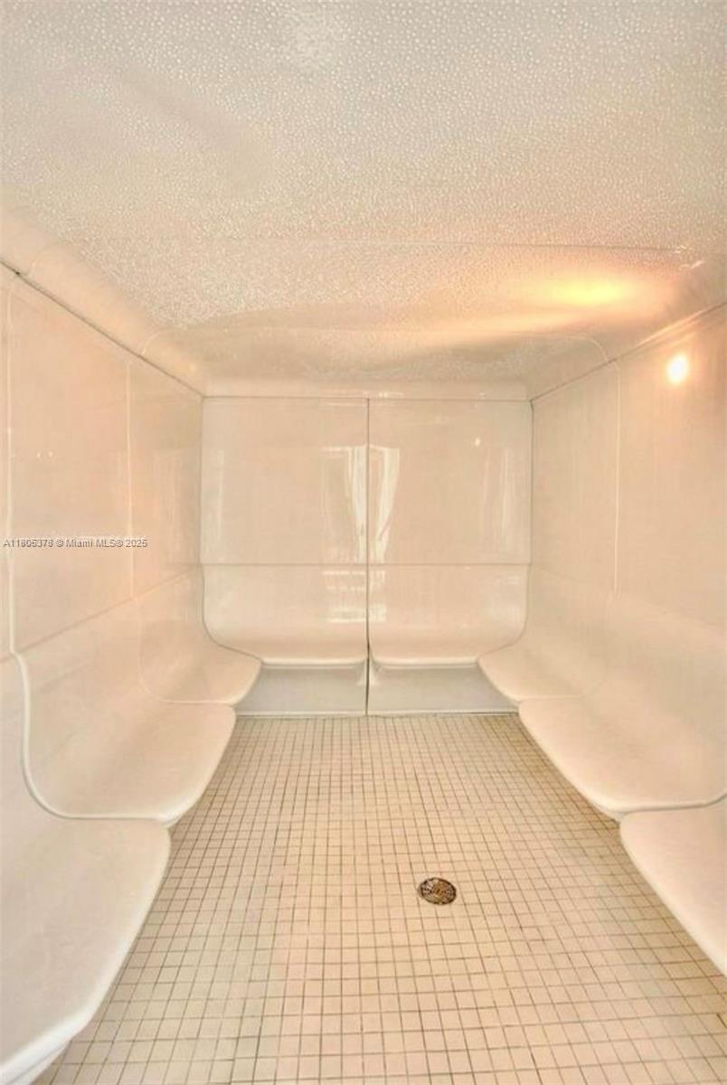 1800 CLUB CONDO - Residential