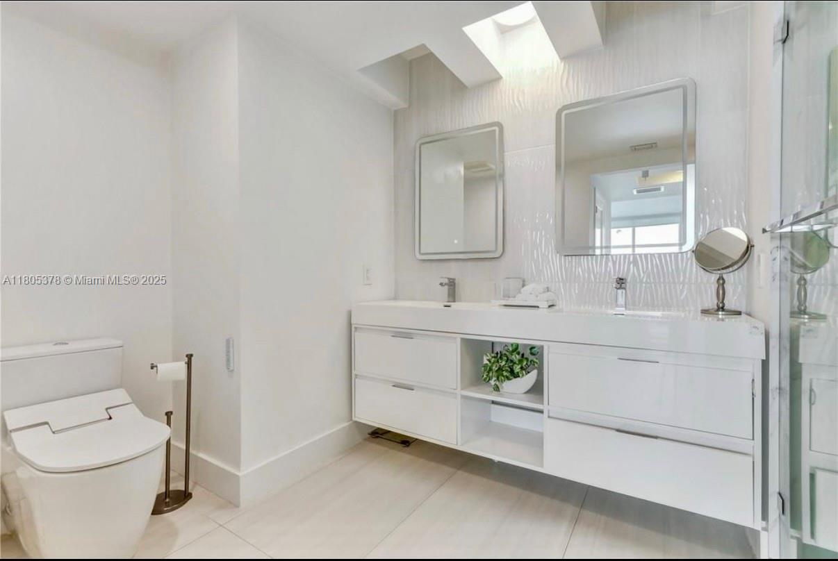 1800 CLUB CONDO - Residential