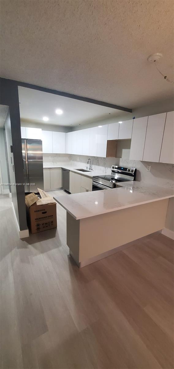 BUILDING FOUR OF RACQUET - Residential Lease