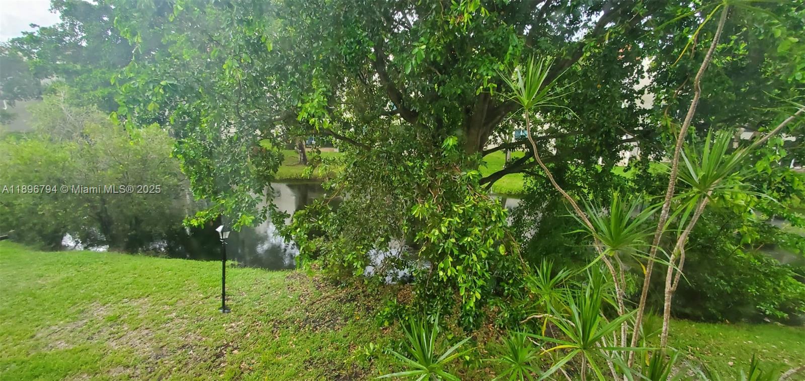 BUILDING FOUR OF RACQUET - Residential Lease