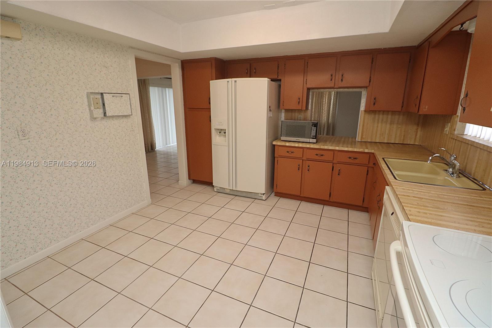 PEMBROKE LAKES SEC 4 - Residential