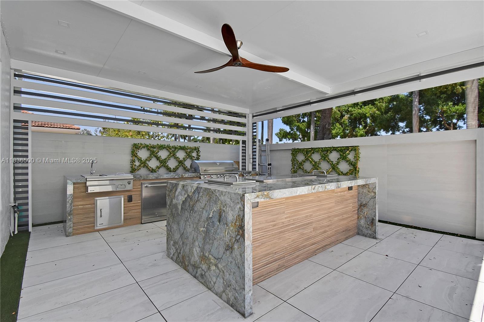 MAYFAIR AT WOODFIELD COUN - Residential