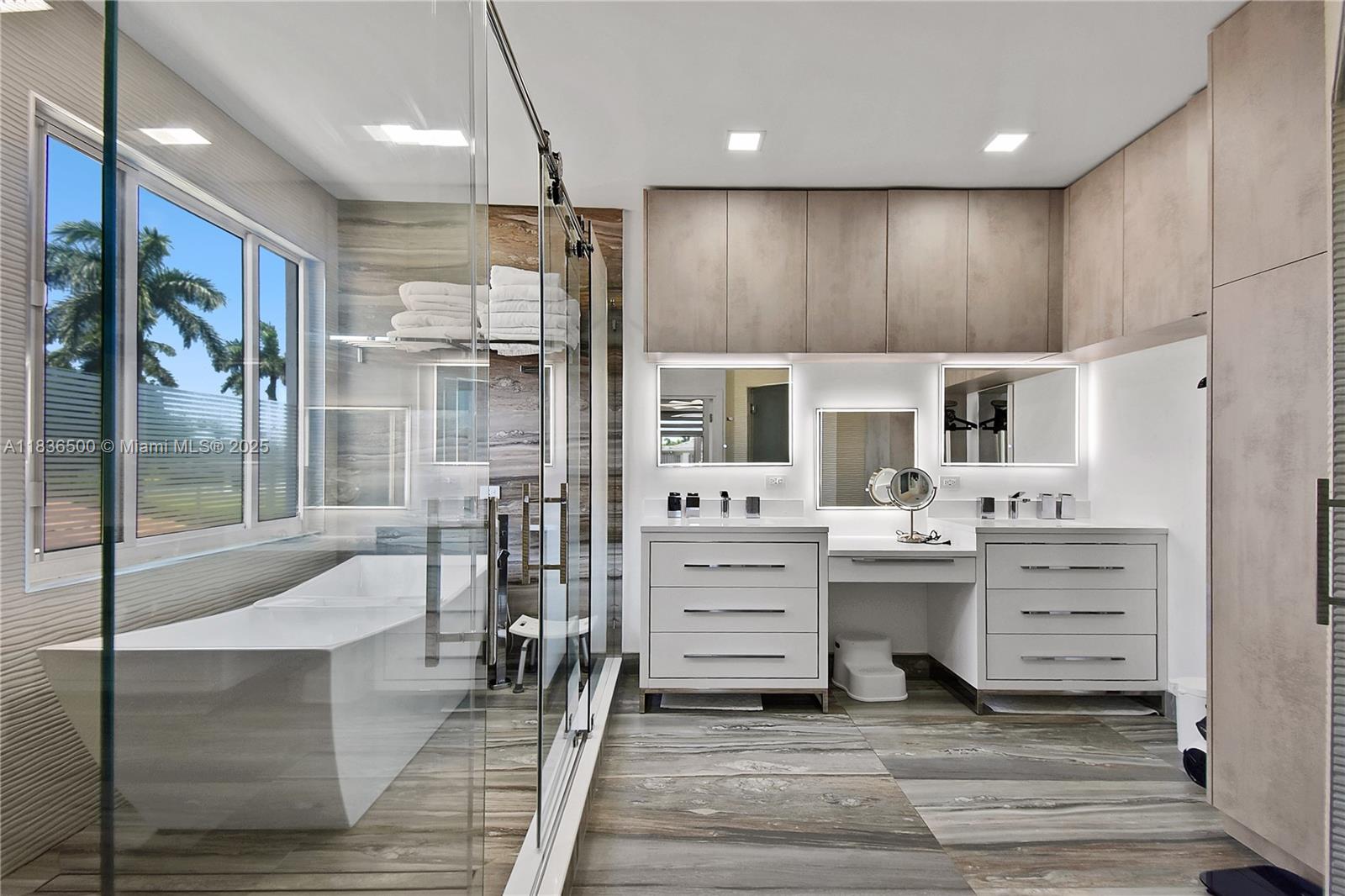 MAYFAIR AT WOODFIELD COUN - Residential