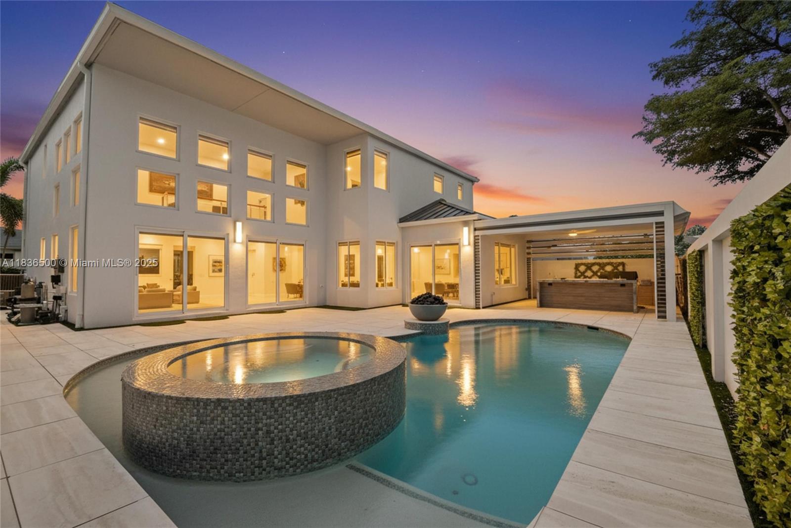 MAYFAIR AT WOODFIELD COUN - Residential