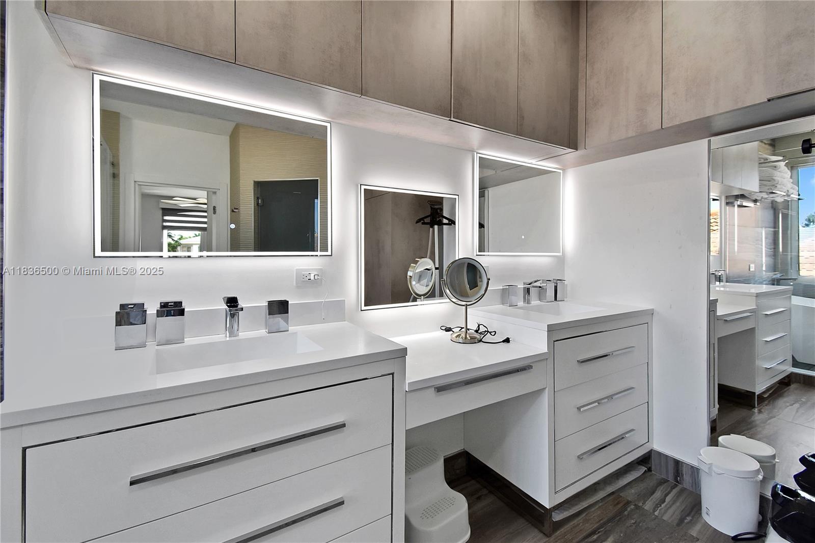 MAYFAIR AT WOODFIELD COUN - Residential