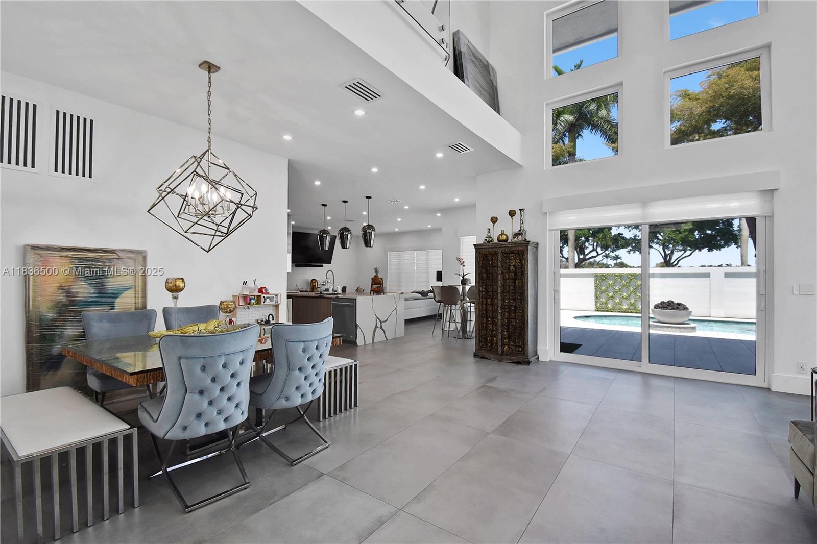MAYFAIR AT WOODFIELD COUN - Residential