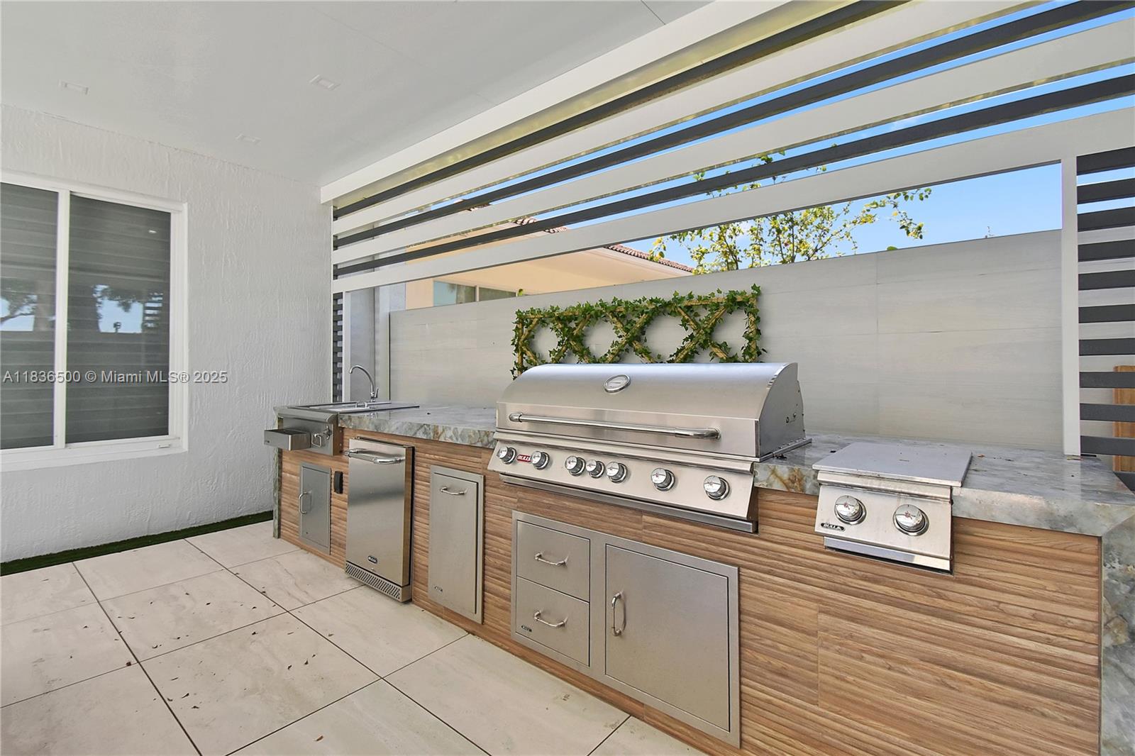 MAYFAIR AT WOODFIELD COUN - Residential