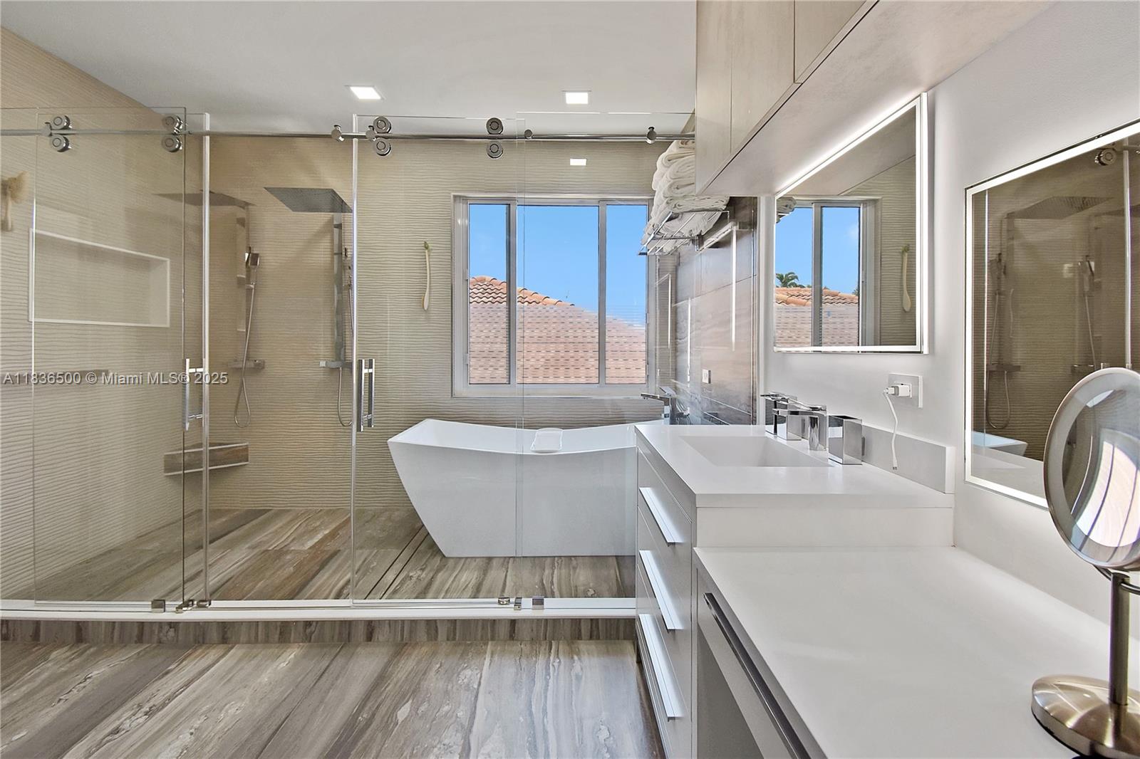 MAYFAIR AT WOODFIELD COUN - Residential