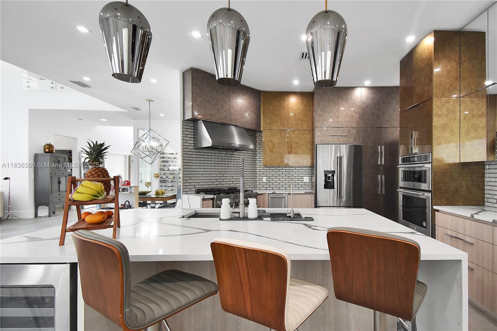 MAYFAIR AT WOODFIELD COUN - Residential
