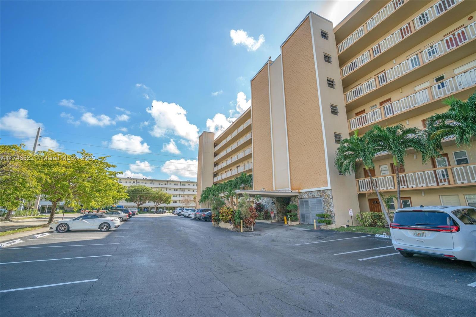 MEADOWBROOK TOWERS CONDO - Residential